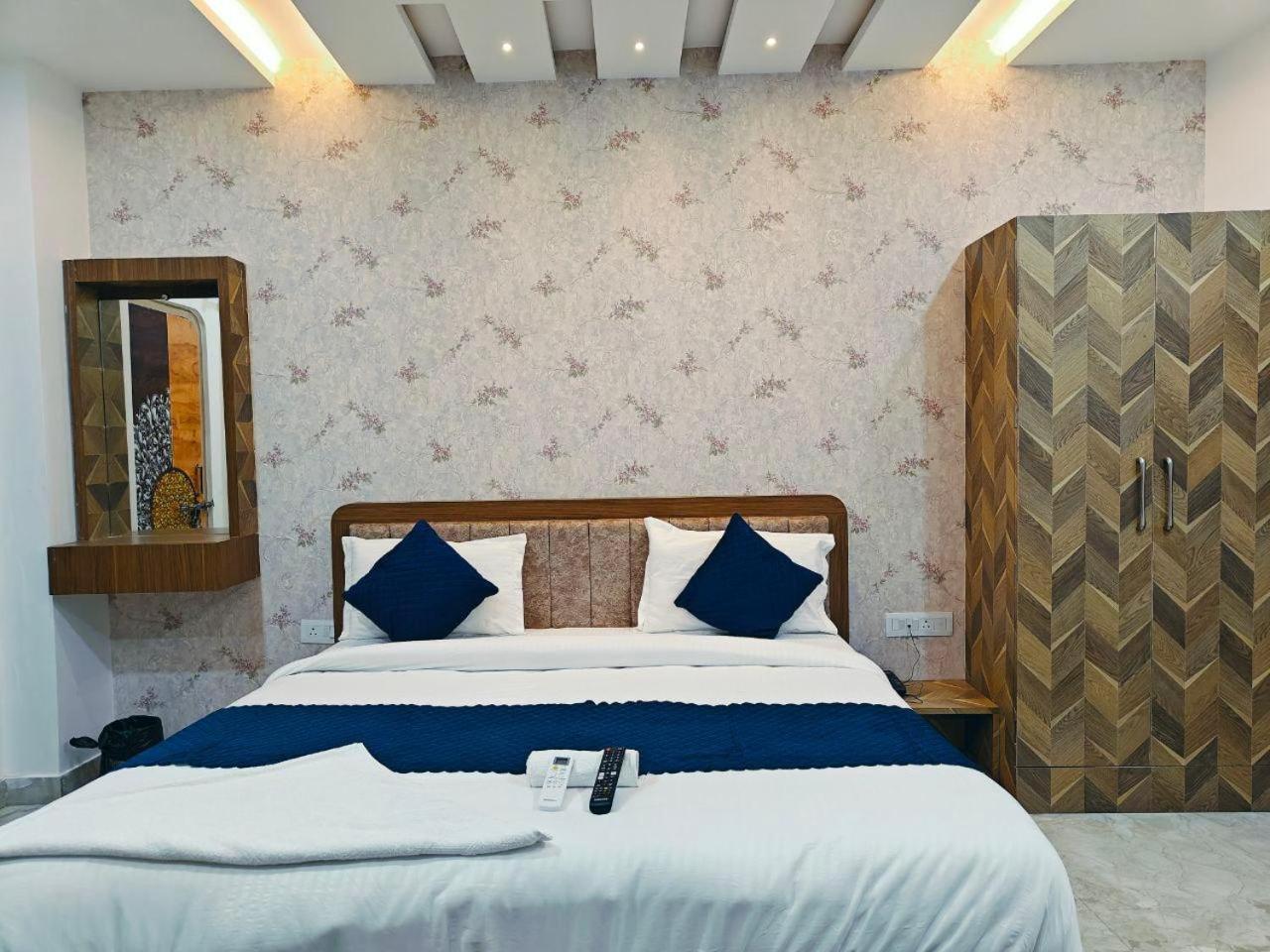 Hotel The Pushpraj Waranasi Zewnętrze zdjęcie